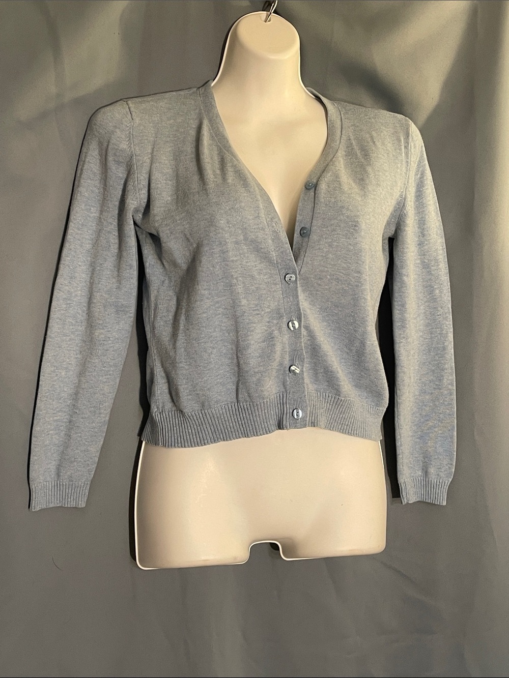 Liz Claiborne Light Gray V-Neck Button Cardigan